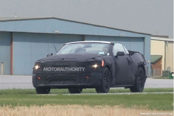 新款福特野马敞篷版谍照 内饰曝光