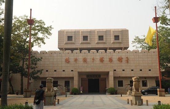 吉利GX7海岸之旅车队走进虎门