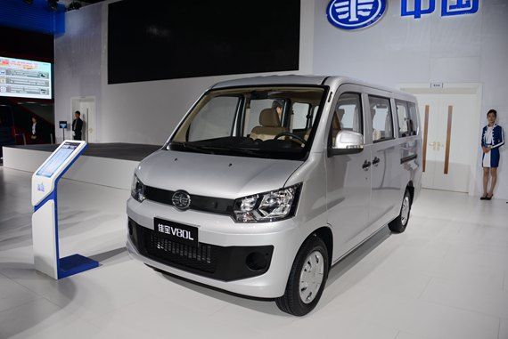 一汽吉林佳宝V80上市 售4.39-5.49万元