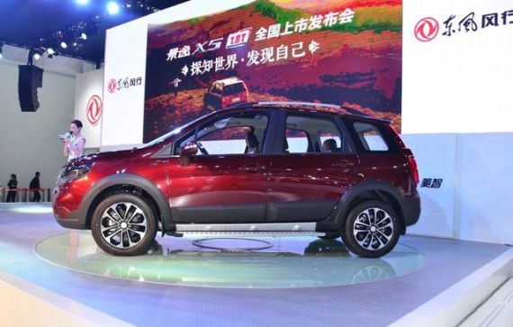 景逸X5 1.8T上市 售价9.99-10.59万元