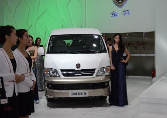 金杯新海狮上市 售价8.08-8.78万元