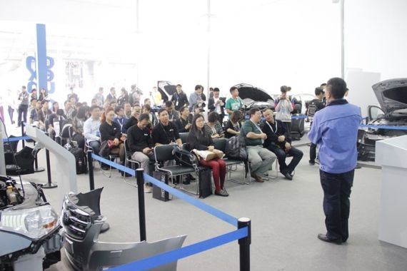 拆车坊第23期发布:奔驰C宝马3奥迪A4L