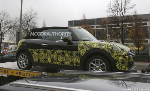 新MINI Cooper敞篷版曝光 或明年秋发布