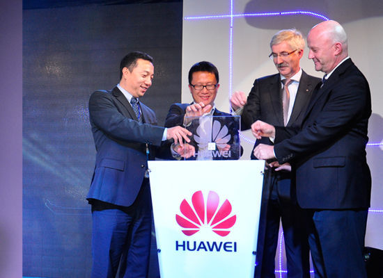 华为正式进军车联网 发布ME909T车载模块