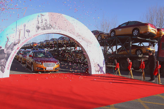 华泰路盛E70出口朝鲜 首批300台出租车