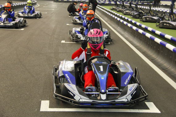 新浪汽车体验青泉赢睿国际卡丁车馆