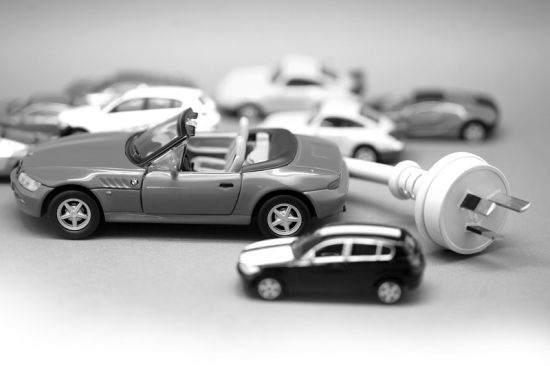 两会聚焦治霾 车企布局新能源汽车元年