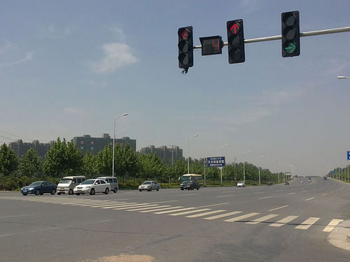 自动挡车红灯停车应挂哪挡 N挡会更省油