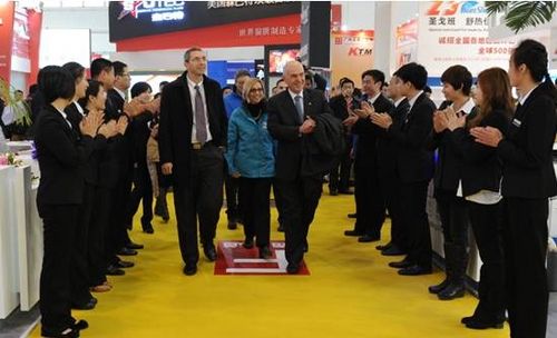 以色列驻华大使亲临圣罗北京展会现场