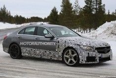 全新梅赛德斯-奔驰C63 AMG轻度伪装谍照