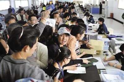 杭州回应汽车限牌“半夜鸡叫” 学习天津