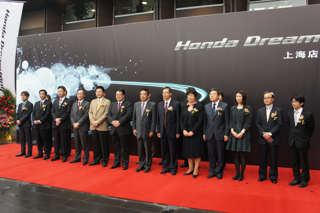 Honda大排摩托车开卖 北京上海两地建店