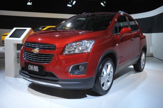 北京车展热点话题：创酷、标致2008互博