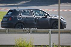 2015版菲亚特500X首次曝光谍照