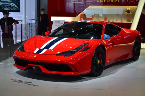法拉利跃马徽标亮相2014深港澳车展