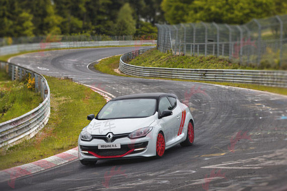 雷诺梅甘娜RS 275 Trophy-R 纽堡前驱王