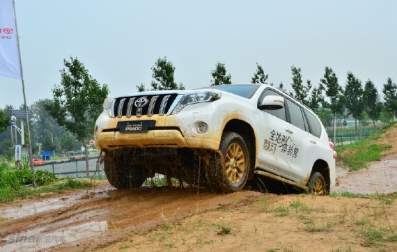 觅境天下 新普拉多全地形体验营举行