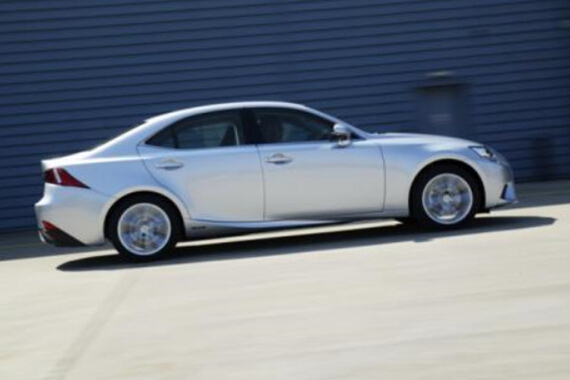 雷克萨斯英国推IS300h行政版 3万英镑起售