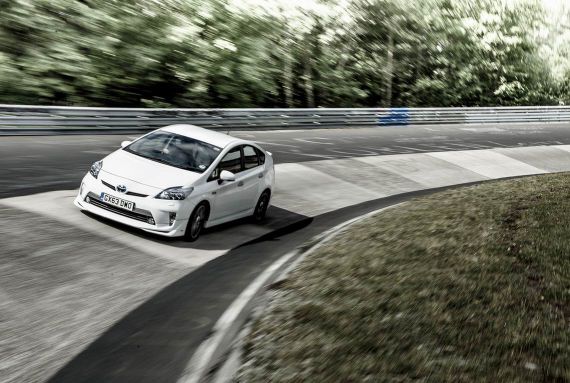 丰田普锐斯插电混动车打破纽北油耗记录