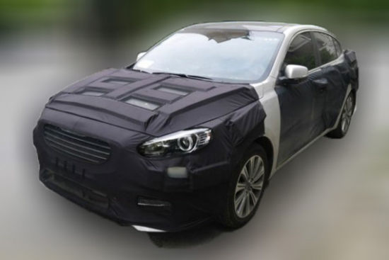 两种前脸设计 东风悦达起亚K4谍照