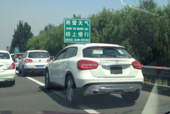 奔驰GLA测试车曝光 预计于明年5月上市