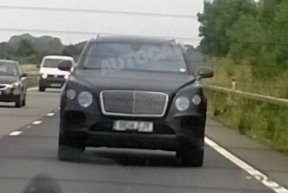宾利SUV英国路试谍照曝光 2016年上市