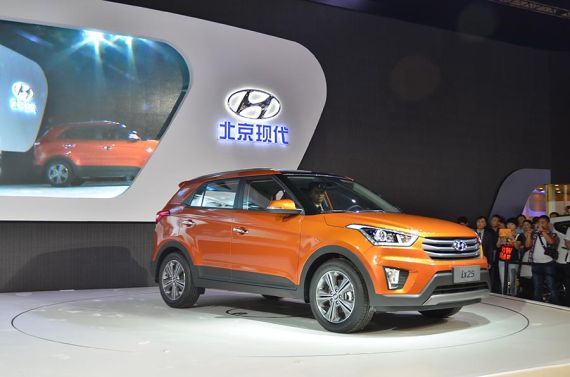 北京现代ix25量产车成都亮相 10月上市