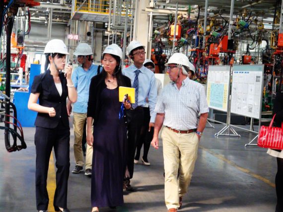 FIA卡车委员会主席考察北京福田戴姆勒