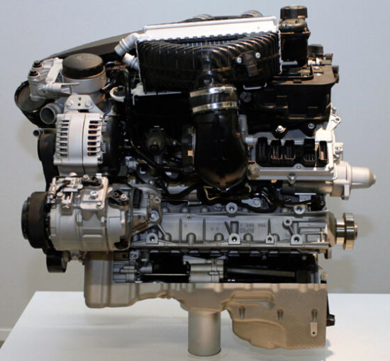 宝马M3上使用的直列六缸3.0T发动机 型号S55B30