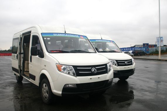 东风御风携手首届武汉网球公开赛