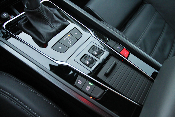 新浪汽车体验全新标致508 新浪汽车体验全新标致508