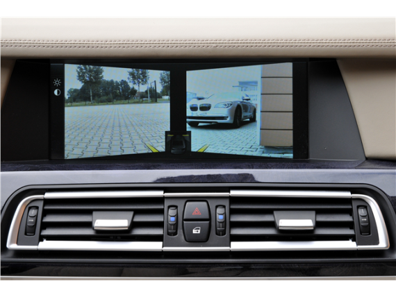 宝马前轮轮眉摄像头提供的影像 宝马前轮轮眉摄像头提供的影像