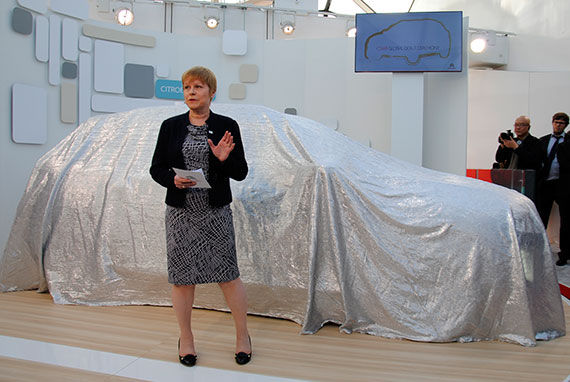 雪铁龙CEO林捷声在C3-XR全球首发亮相仪式上发言 雪铁龙CEO林捷声在C3-XR全球首发亮相仪式上发言