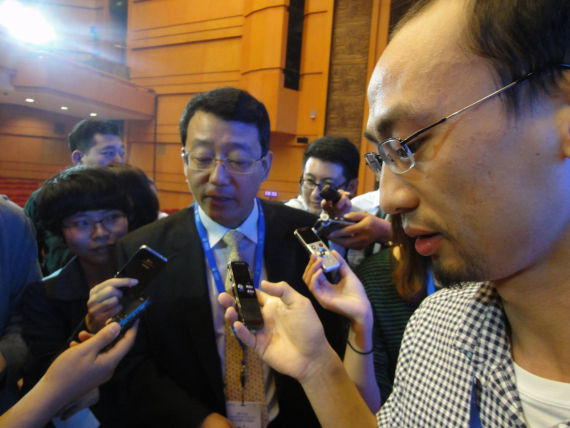 冯兴亚：互联网将深刻改变产业布局结构