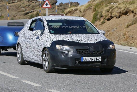 新一代欧宝雅特谍照