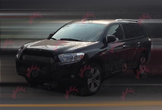 长安大型七座SUV车型CS95底盘测试车