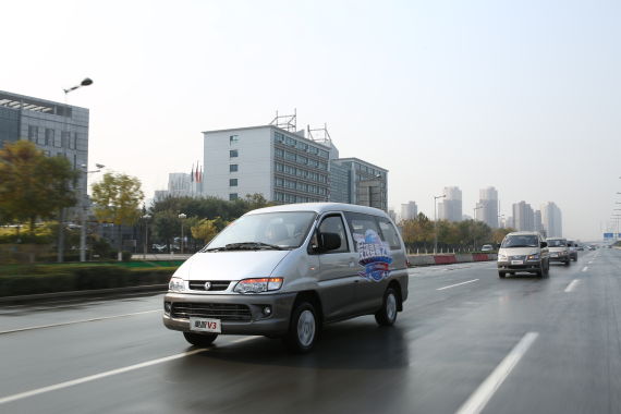 发现菱智之旅 2014款菱智3系趣味试驾