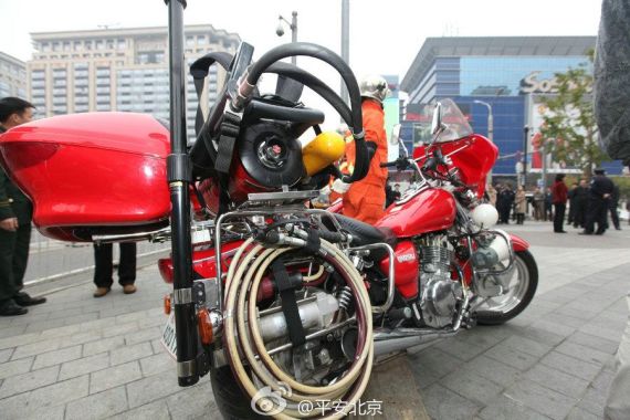 新型消防摩托值守北京天安门