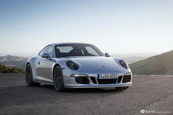 男子拿假驾照试驾保时捷 撞坏被判赔88万