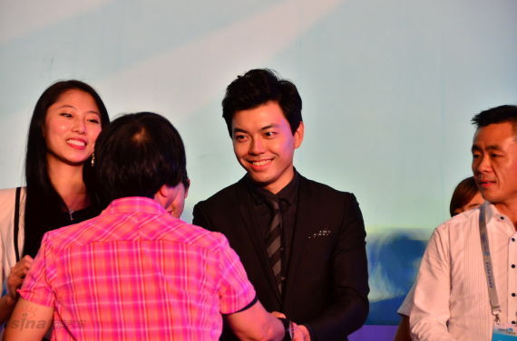 第1车贷CEO郭超领取金融创新奖