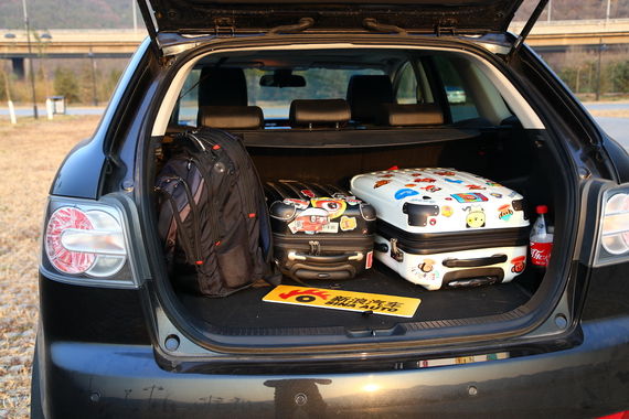 一汽马自达CX-7后备箱空间演示 一汽马自达CX-7后备箱空间演示