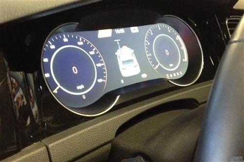 数字仪表板显示智能附件系统的信息