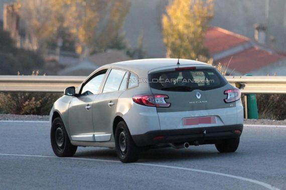 新一代梅甘娜旅行版谍照曝光 或明年发布