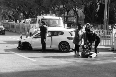 尚酷车左前轴断裂。京华时报记者 陶冉 摄