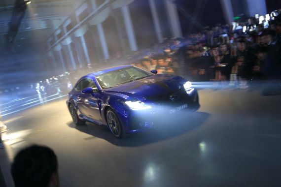 雷克萨斯RC F亮相秀场