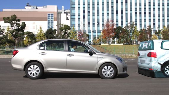 预防碰撞型PCS (配置于Toyota Safety Sense C中) 预防碰撞型PCS (配置于Toyota Safety Sense C中)