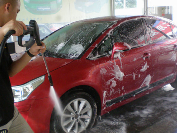 洗车太勤会伤漆 九大误区可能毁您爱车