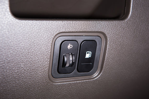 五菱宏光V内饰图片曝光 延用家族化风格 五菱宏光V内饰图片曝光 延用家族化风格