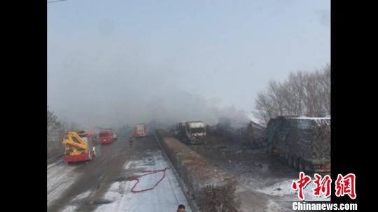 事故现场（视频截图）　禹瑞斋　摄