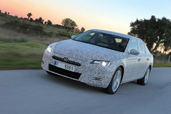 全新斯柯达速派预告图发布 日内瓦首发